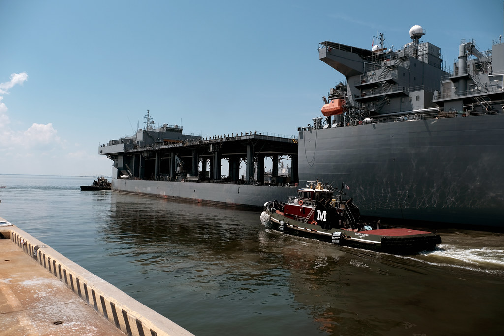 US Navy Protect Nigerian Coast from Pirates