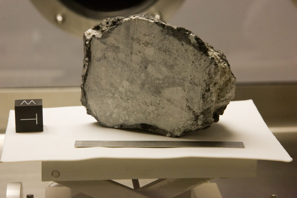 China Claims Fusion Power Found in Moon Rocks