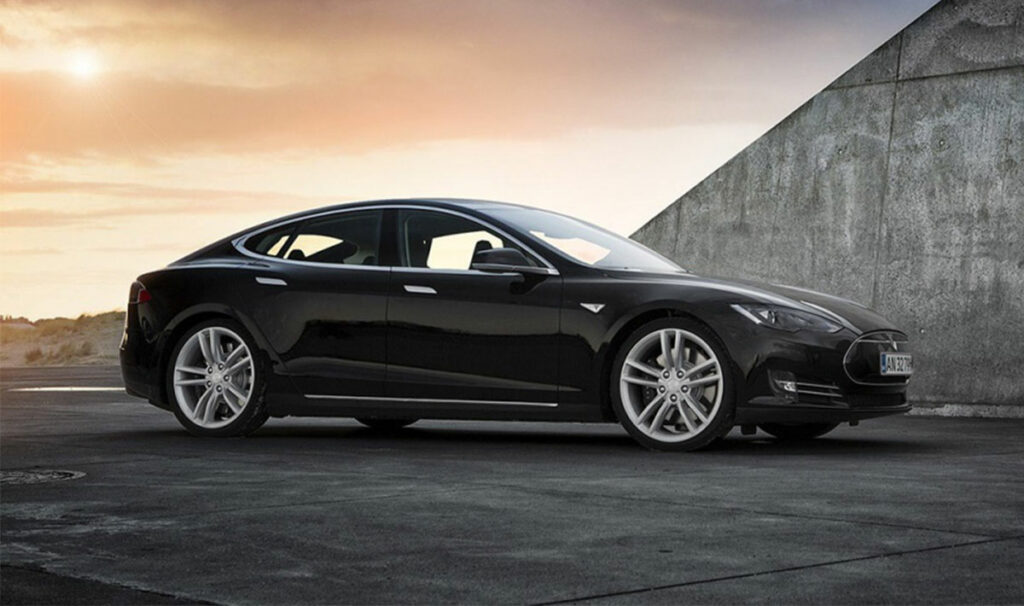 Tesla Car Mines for Bitcoins to Earn its Keep