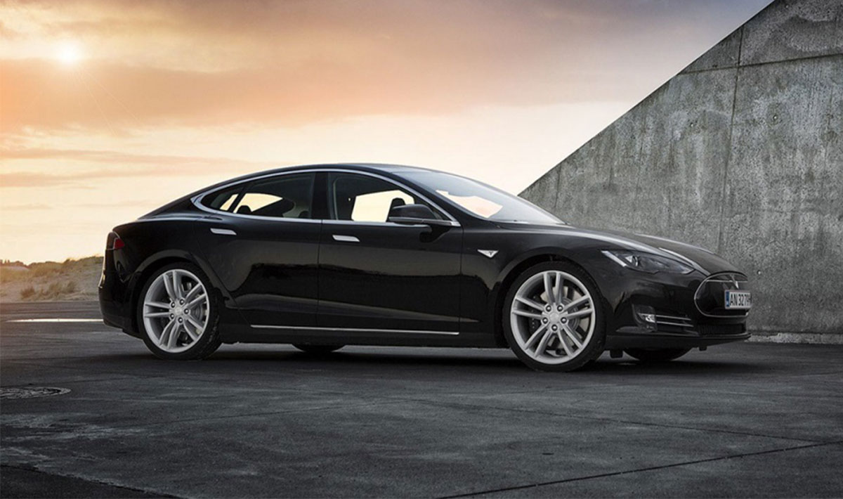 Tesla Car Mines for Bitcoins to Earn its Keep