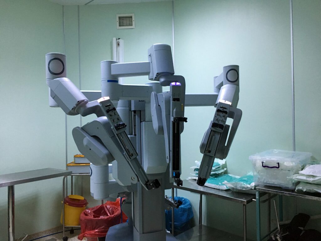 Robot Surgeon Makes Solo Debut