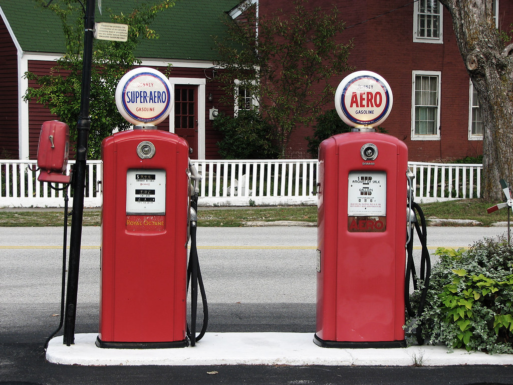 Recharge as Fast as You Pump Thanks to Quantum Physics